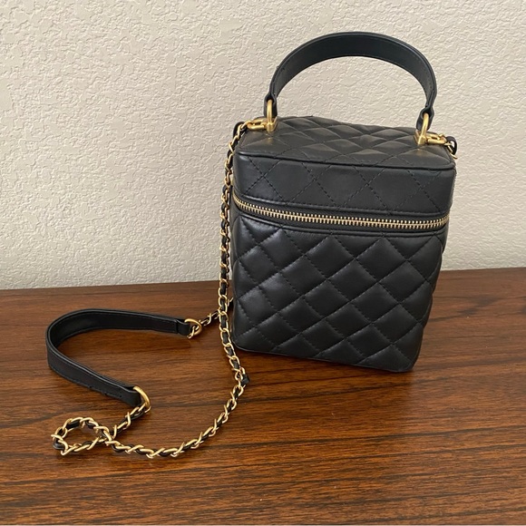 Black Quilted Small Vanity Case Box Bag w/ Chain Top Handle Crossbody S3 - Picture 1 of 10